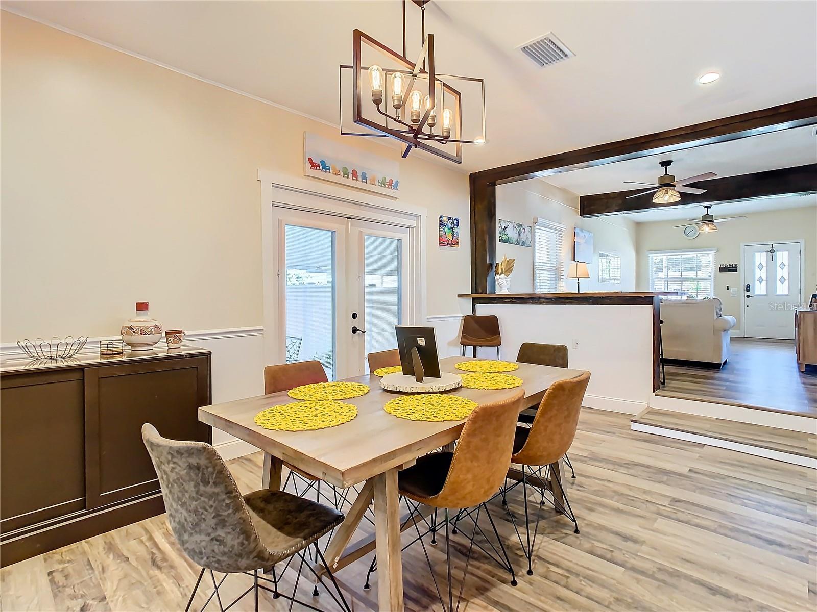 JOHN H DREWS FIRST EXT - Residential Lease
