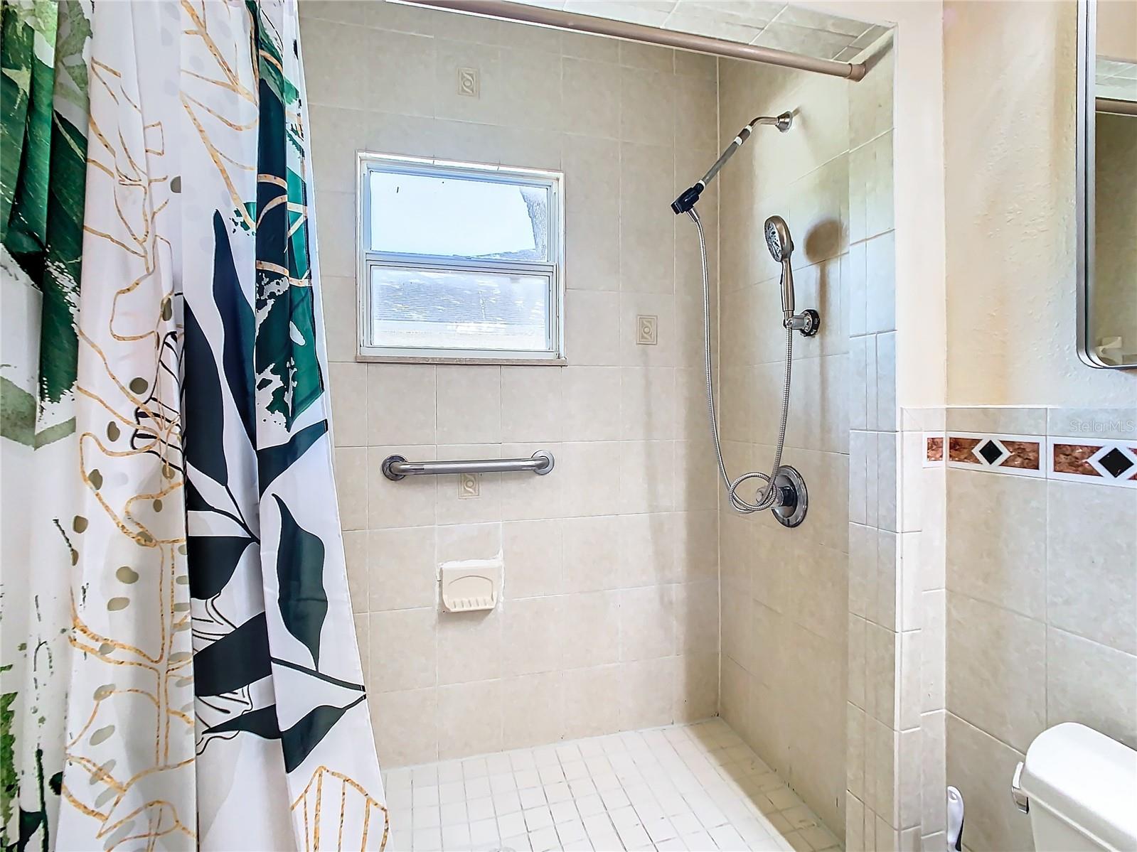 JOHN H DREWS FIRST EXT - Residential Lease