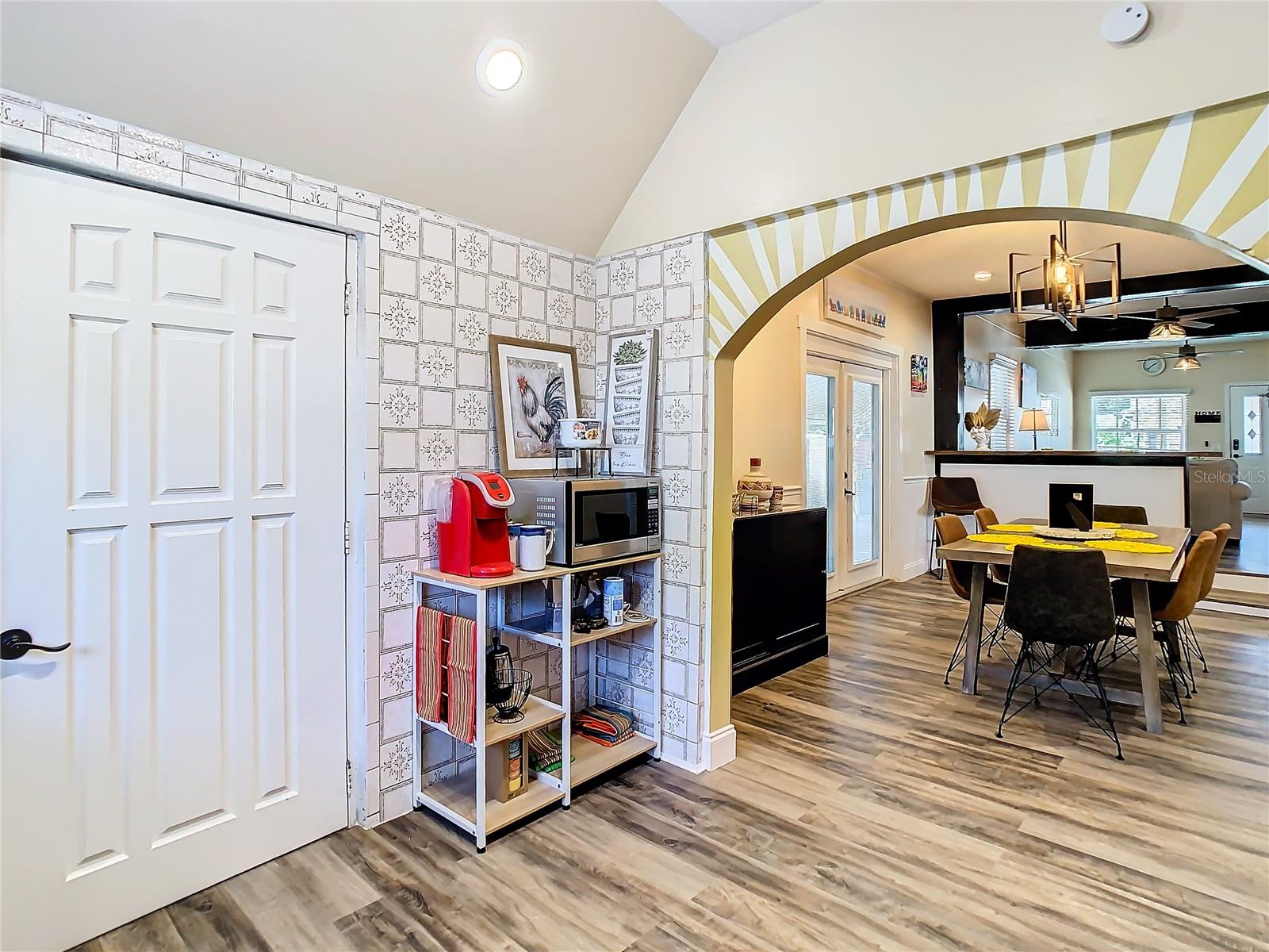 JOHN H DREWS FIRST EXT - Residential Lease