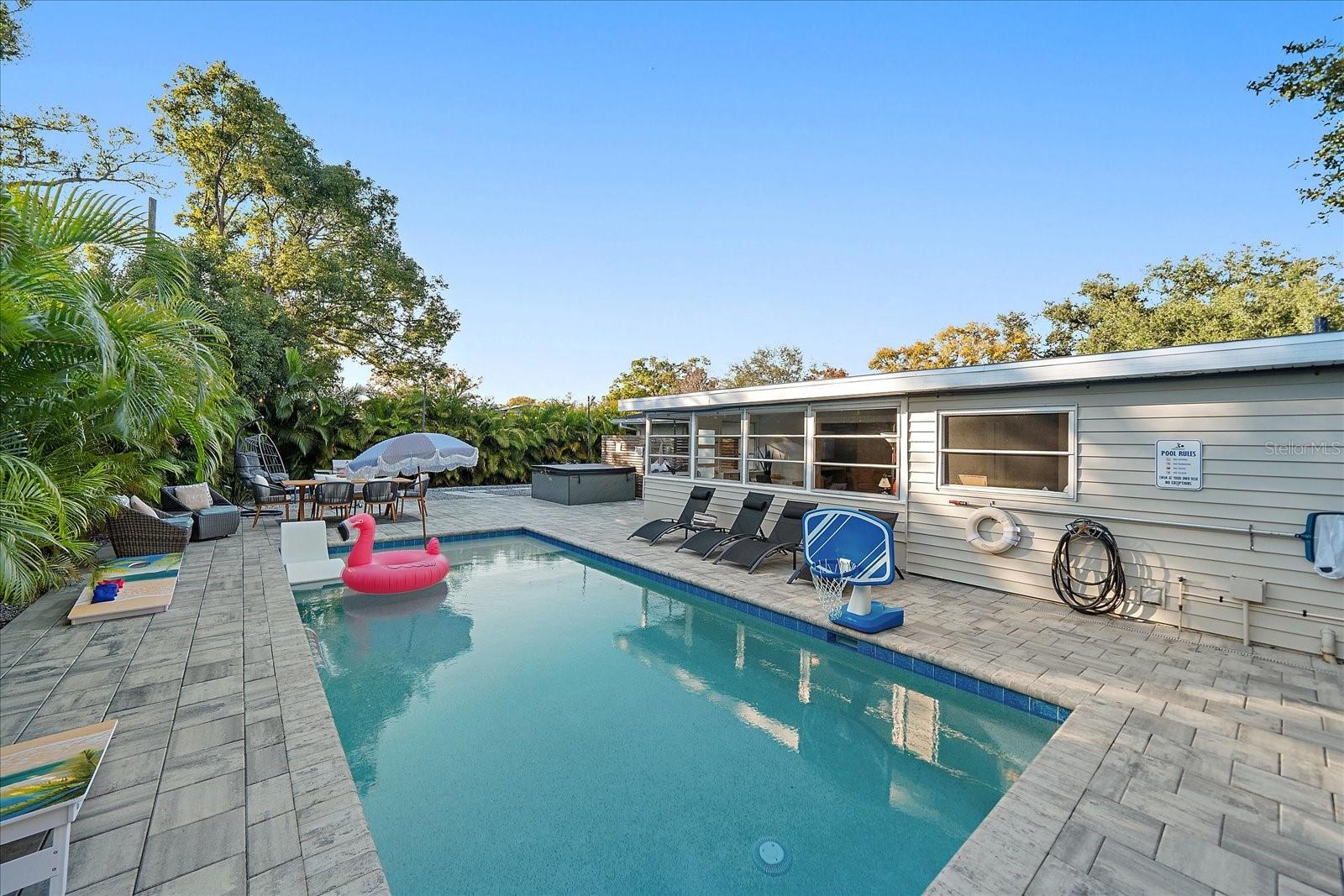 SOUTH GATE - Residential