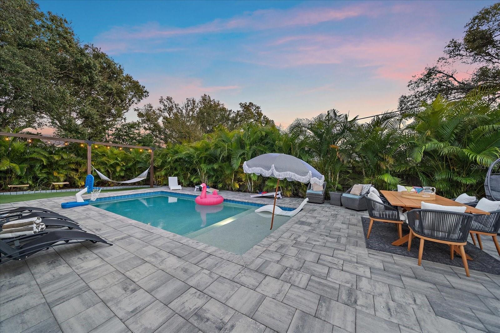 SOUTH GATE - Residential