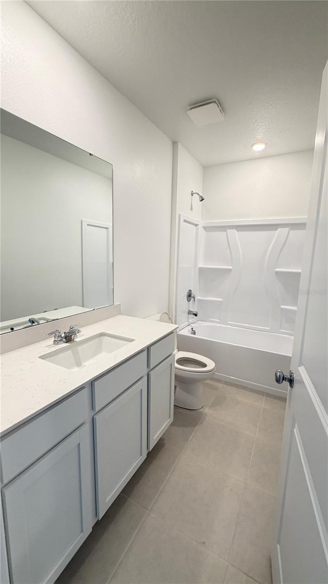 KNIGHTSBRIDGE 50S - Residential Lease