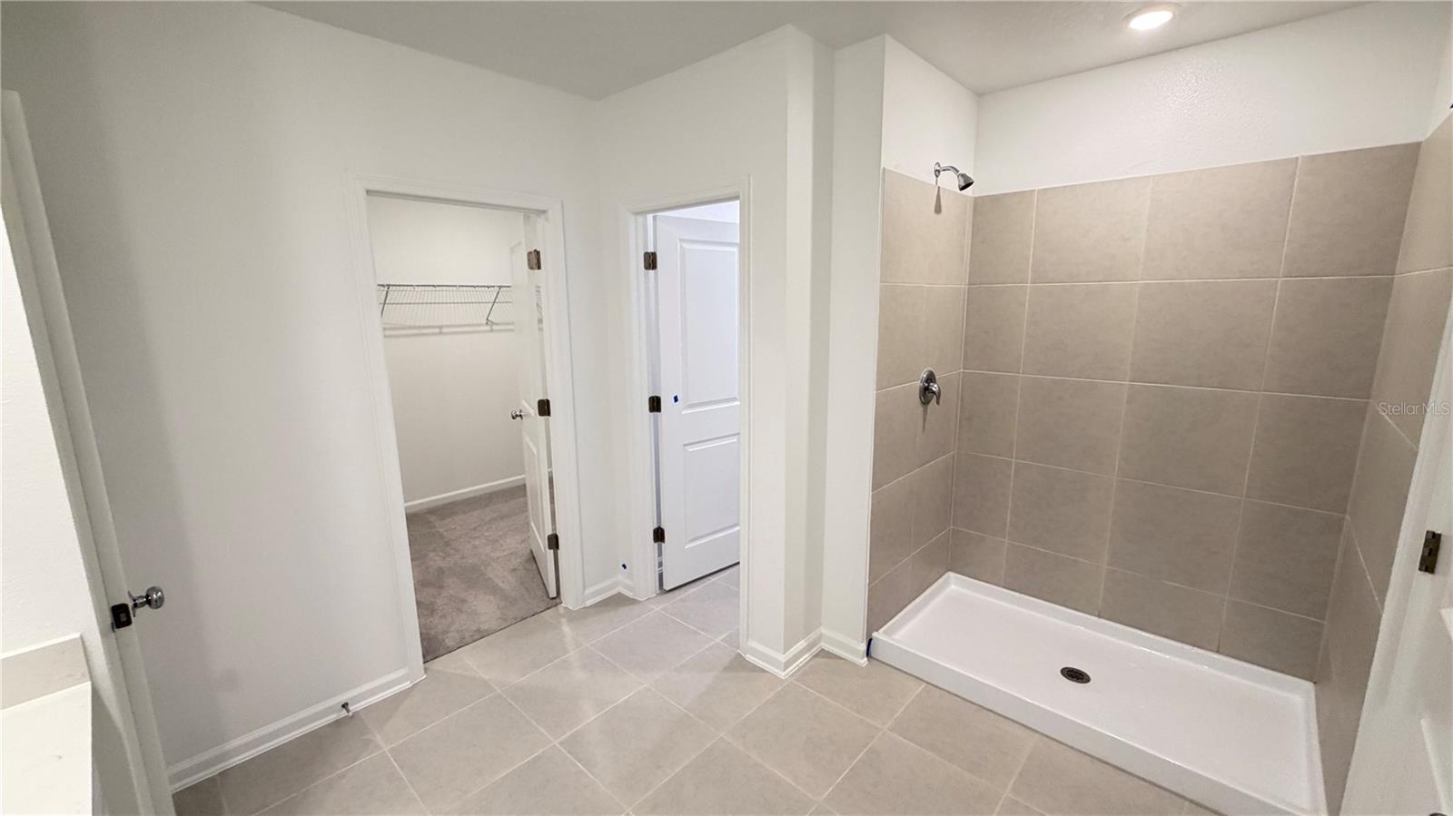 KNIGHTSBRIDGE 50S - Residential Lease