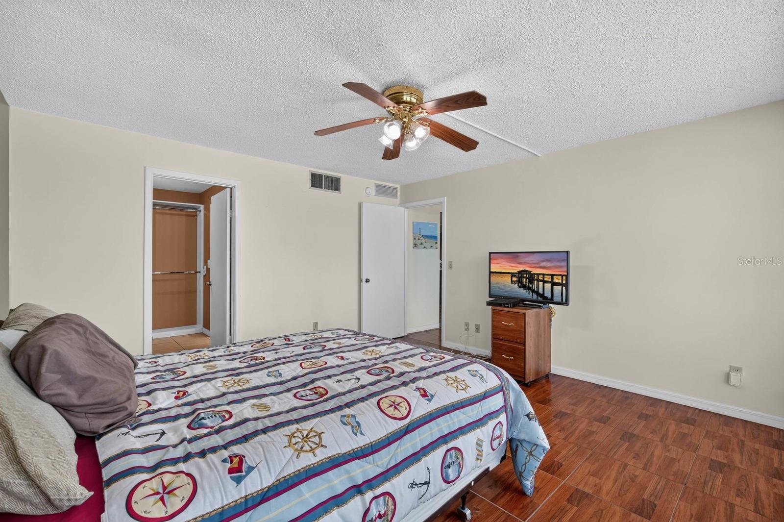 LIGHTHOUSE SHORES CONDO - Residential