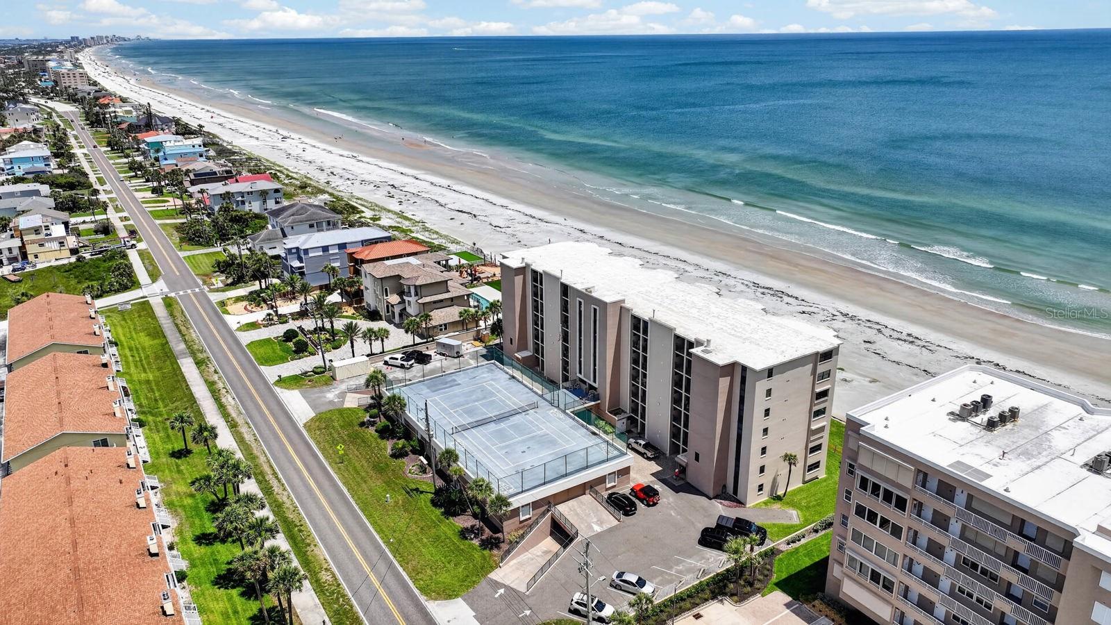 LIGHTHOUSE SHORES CONDO - Residential