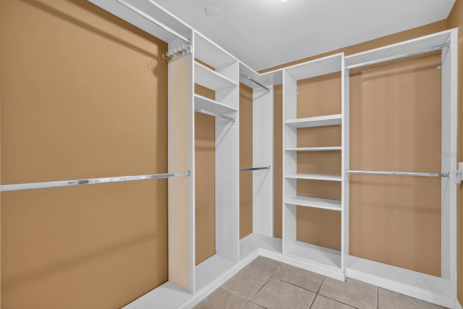 LIGHTHOUSE SHORES CONDO - Residential