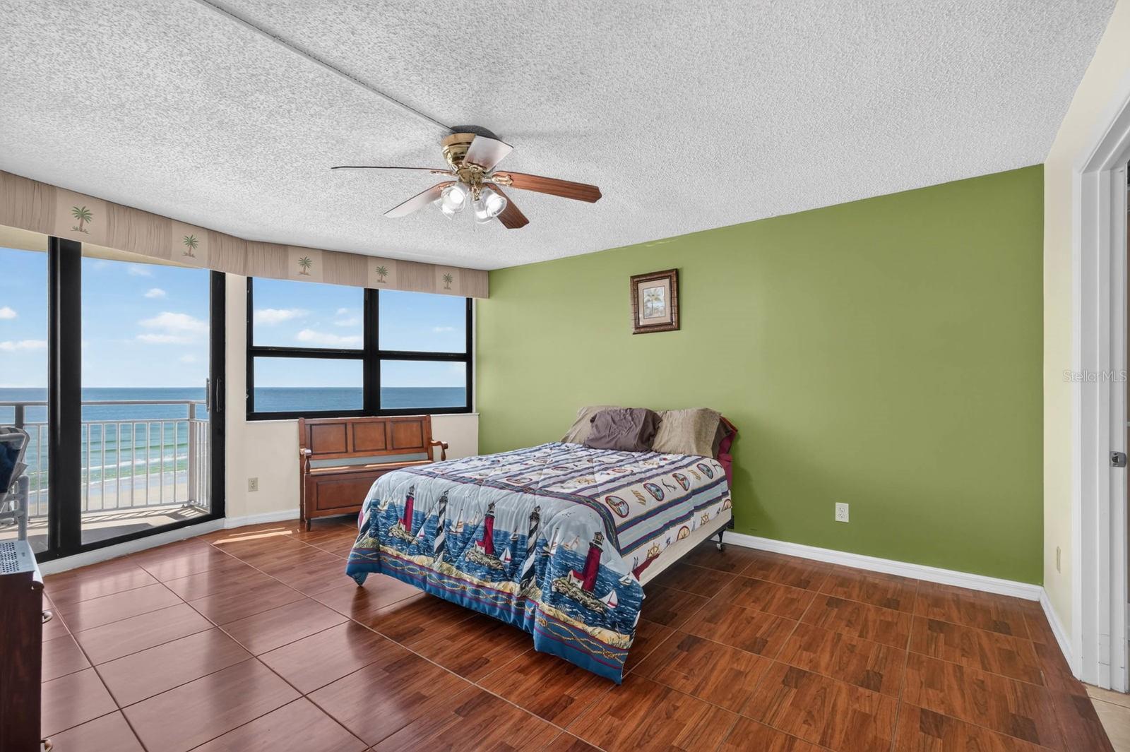 LIGHTHOUSE SHORES CONDO - Residential