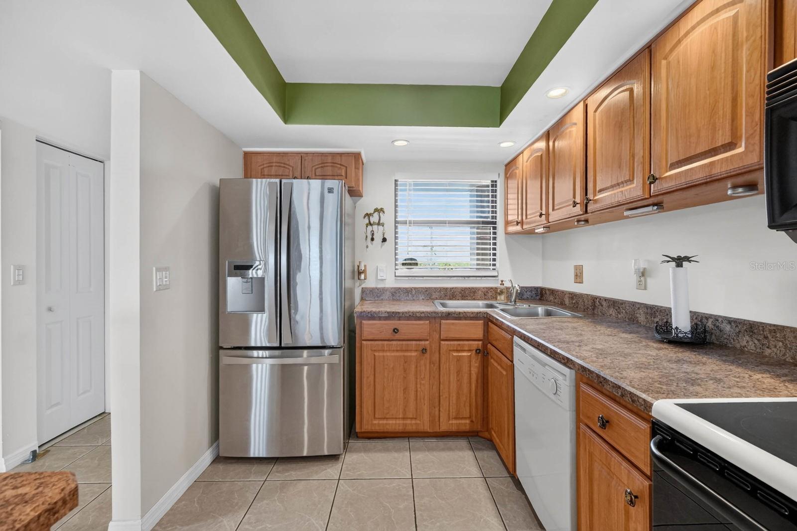 LIGHTHOUSE SHORES CONDO - Residential