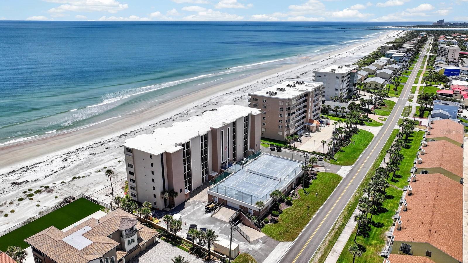 LIGHTHOUSE SHORES CONDO - Residential