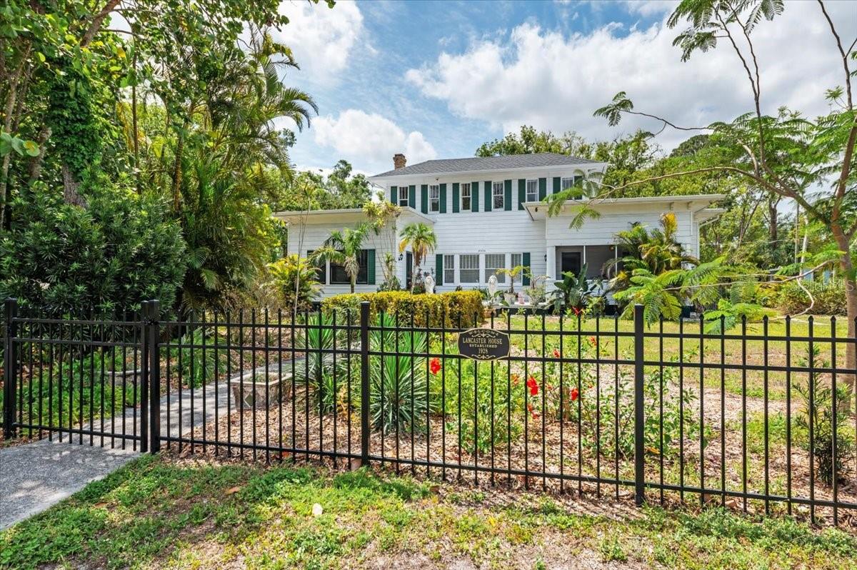 DR J C PELOTS ADD TO MANATEE - Residential