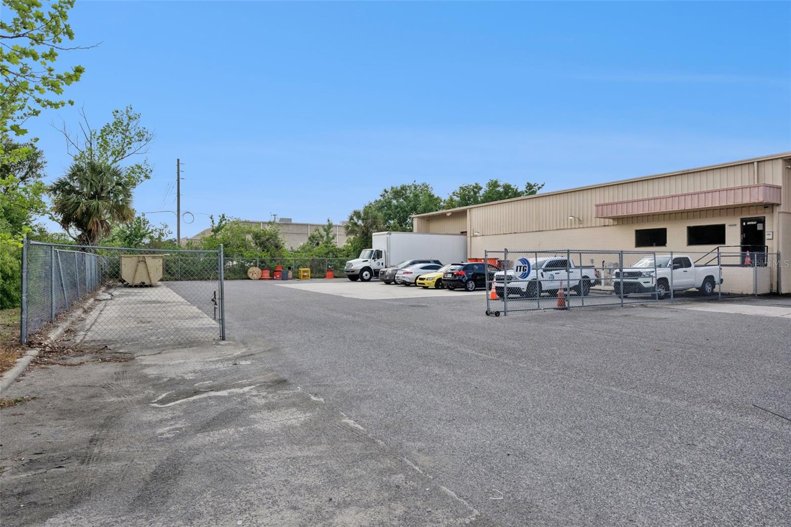 PARKWAY DISTIBUTION CENTER CONDO PH 02 - Commercial Sale