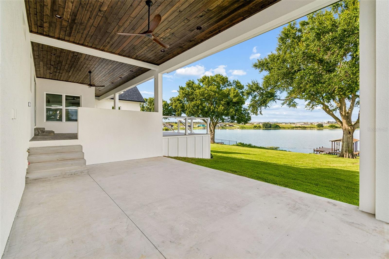 LAKE TN COUNTRY ESTATES - Residential