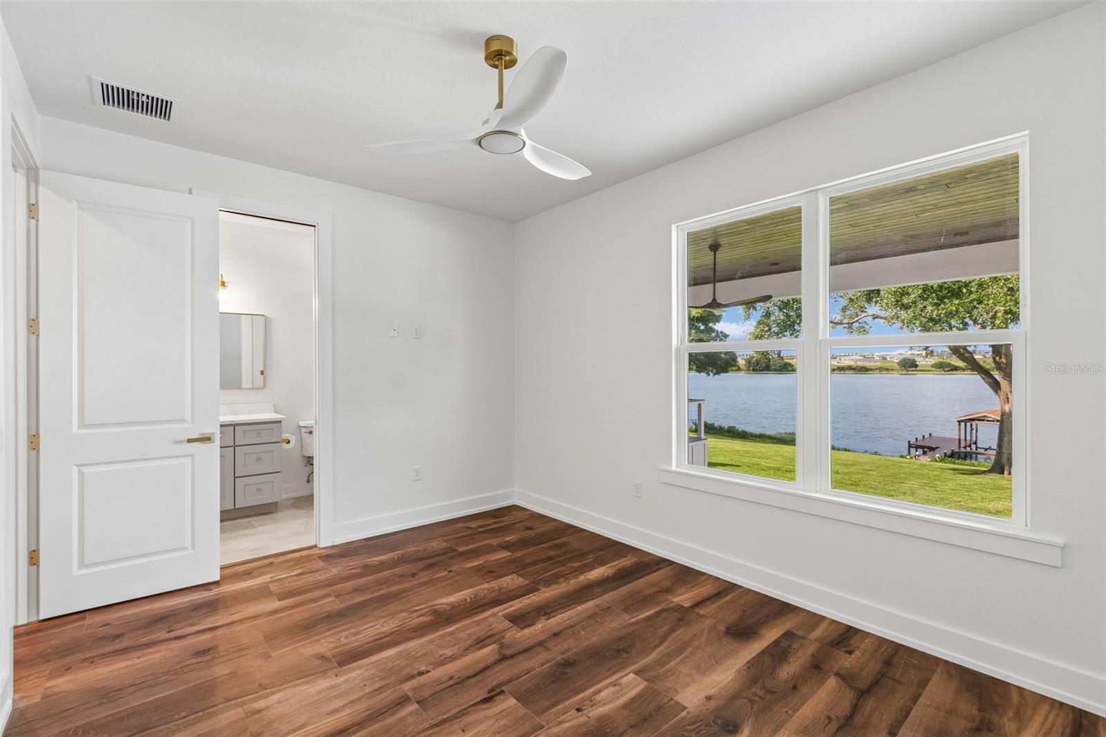 LAKE TN COUNTRY ESTATES - Residential