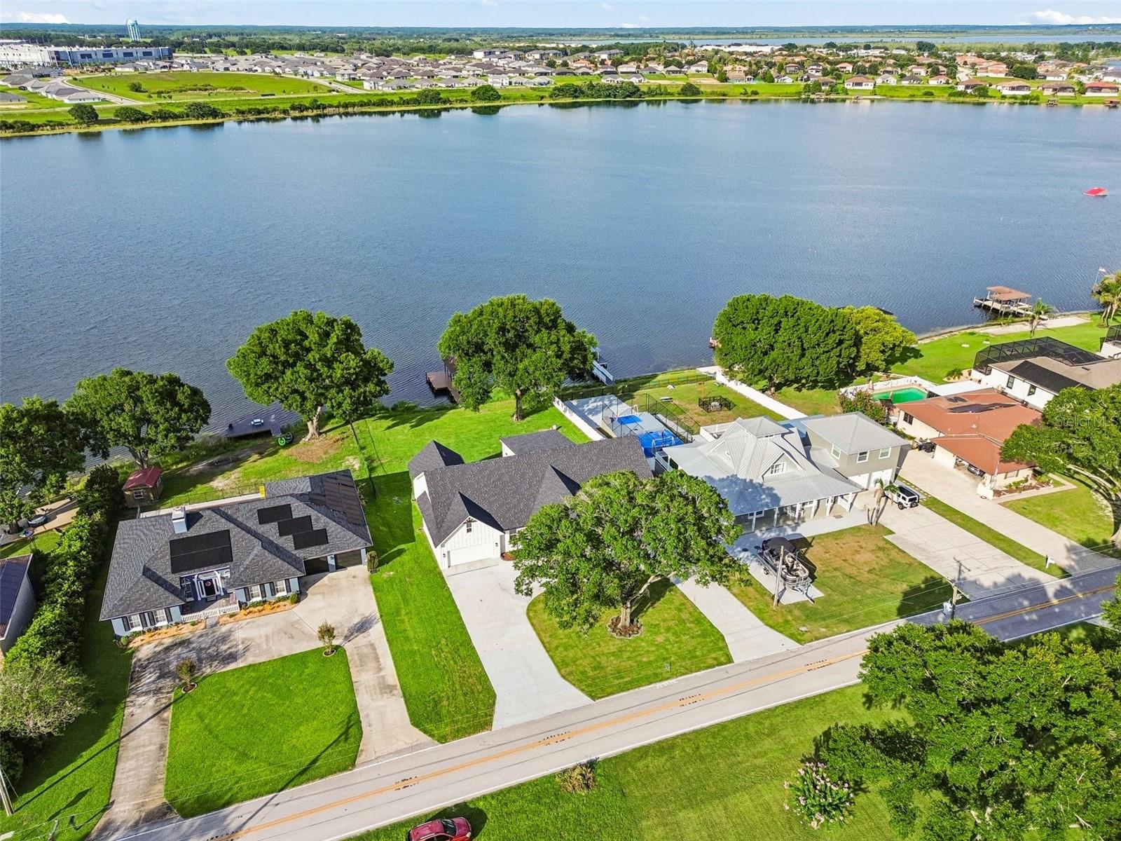 LAKE TN COUNTRY ESTATES - Residential