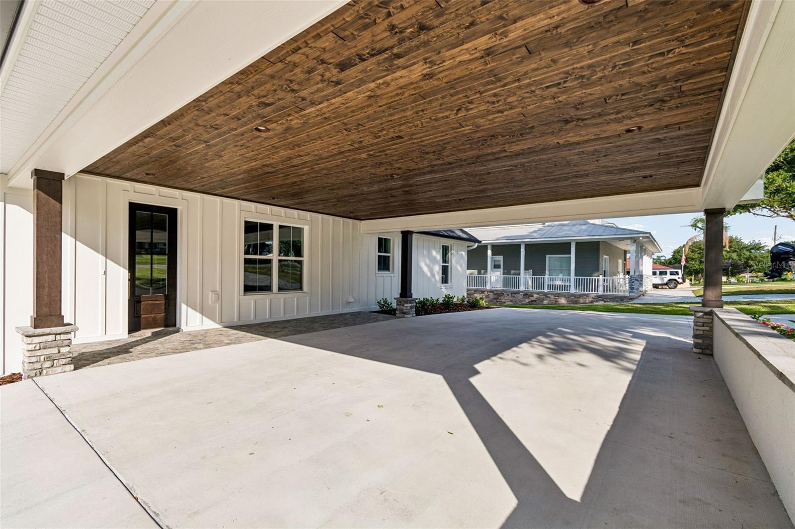 LAKE TN COUNTRY ESTATES - Residential