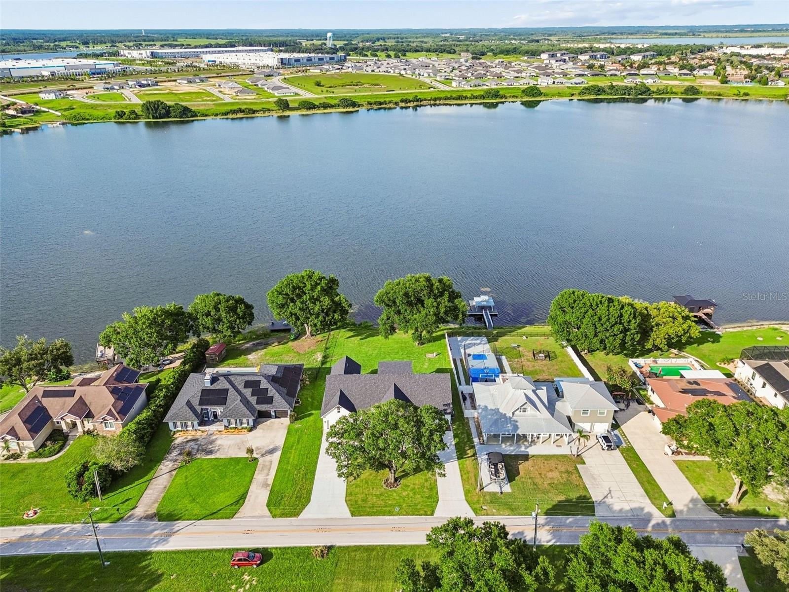LAKE TN COUNTRY ESTATES - Residential