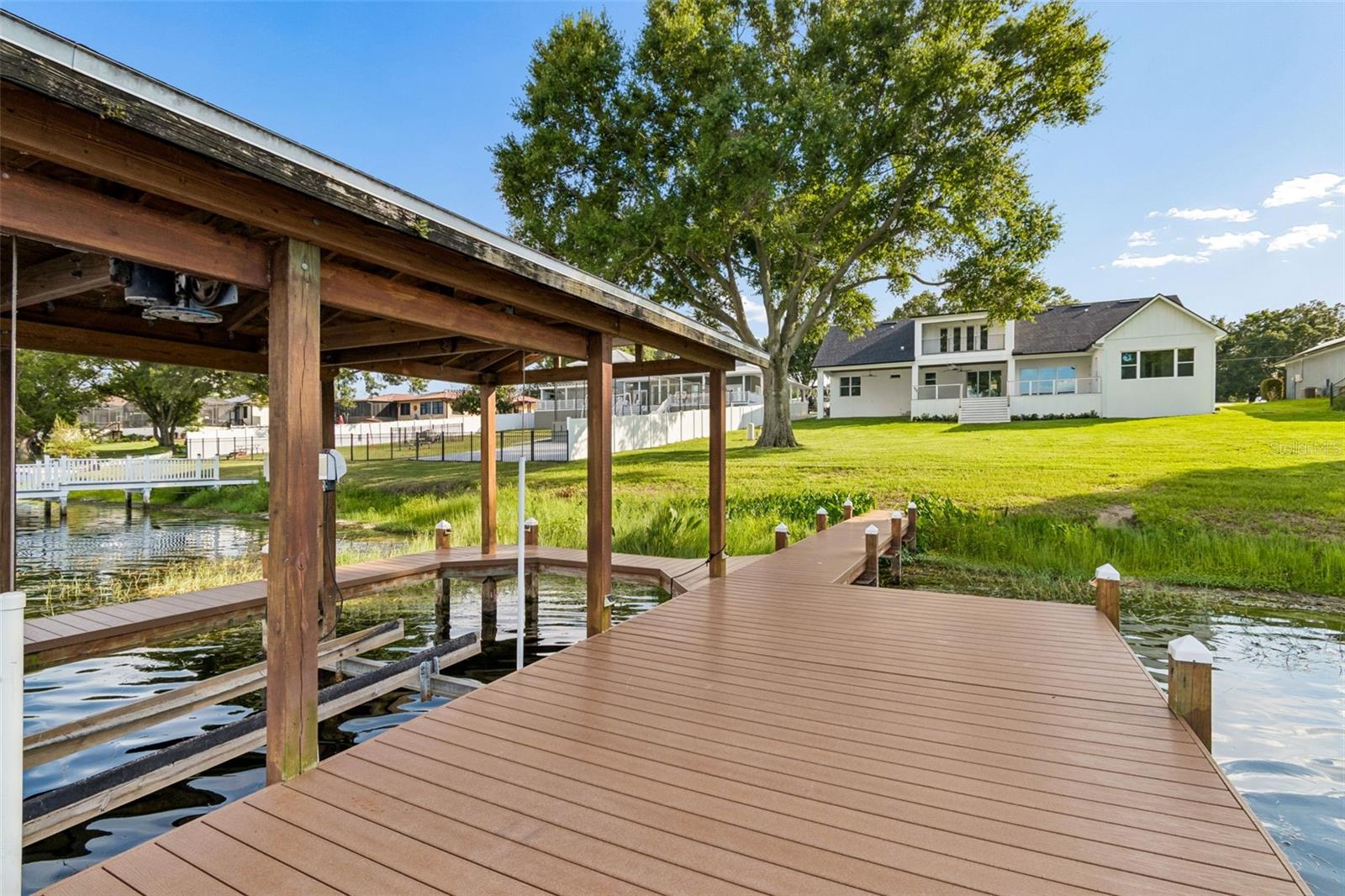 LAKE TN COUNTRY ESTATES - Residential