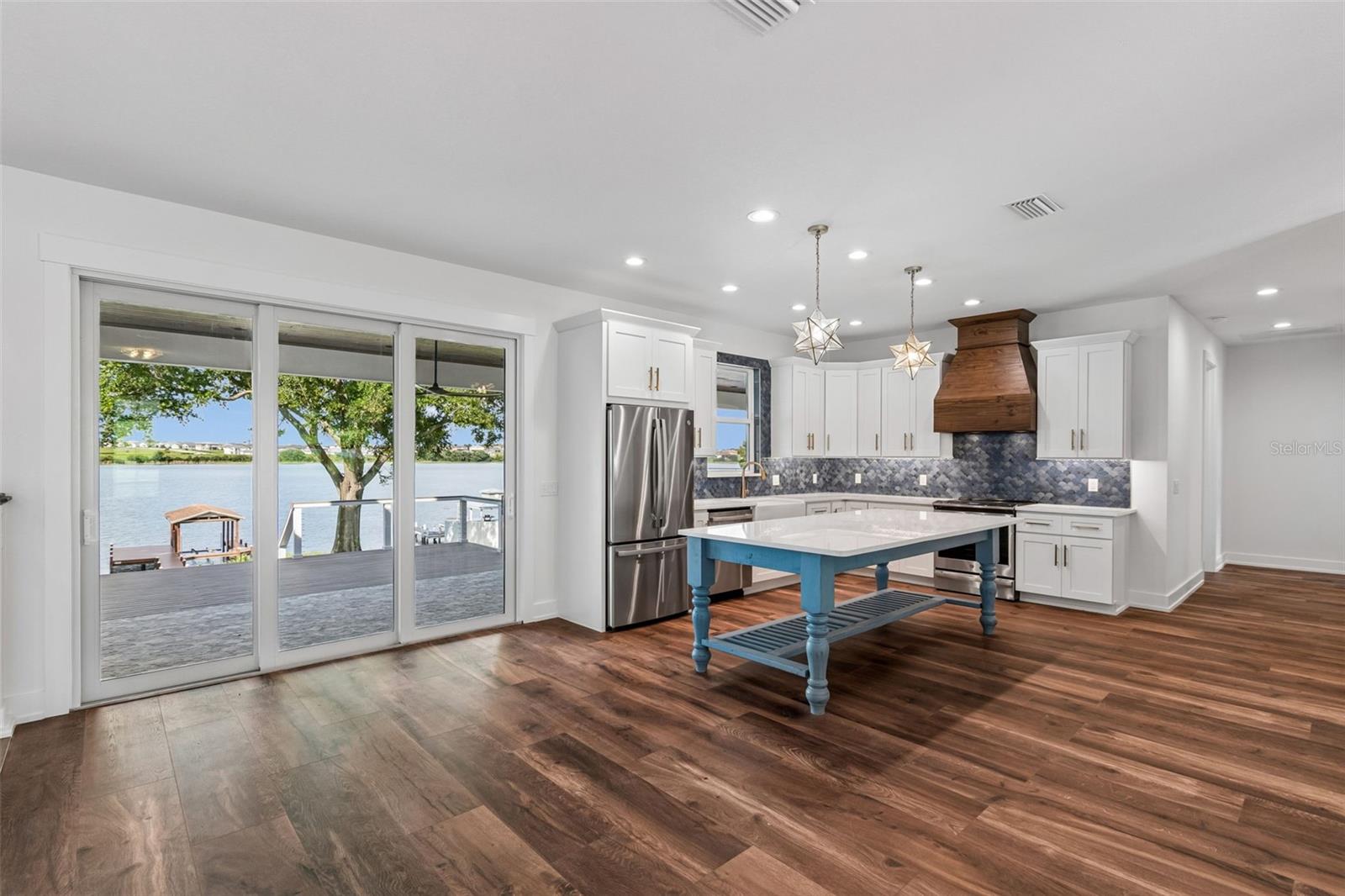 LAKE TN COUNTRY ESTATES - Residential
