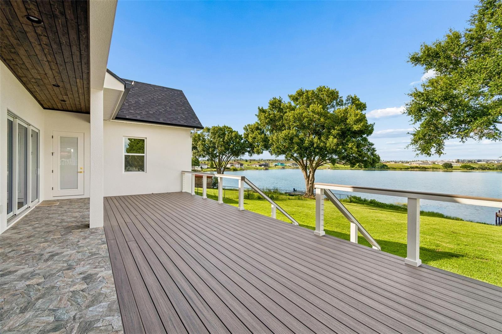 LAKE TN COUNTRY ESTATES - Residential