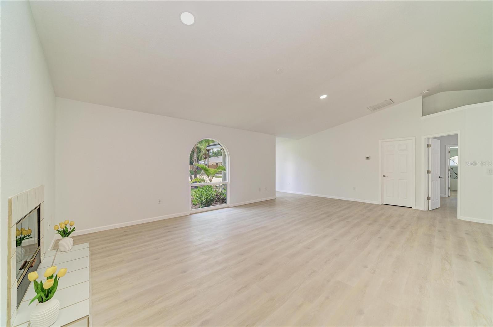 BRADEN WOODS PH VI - Residential