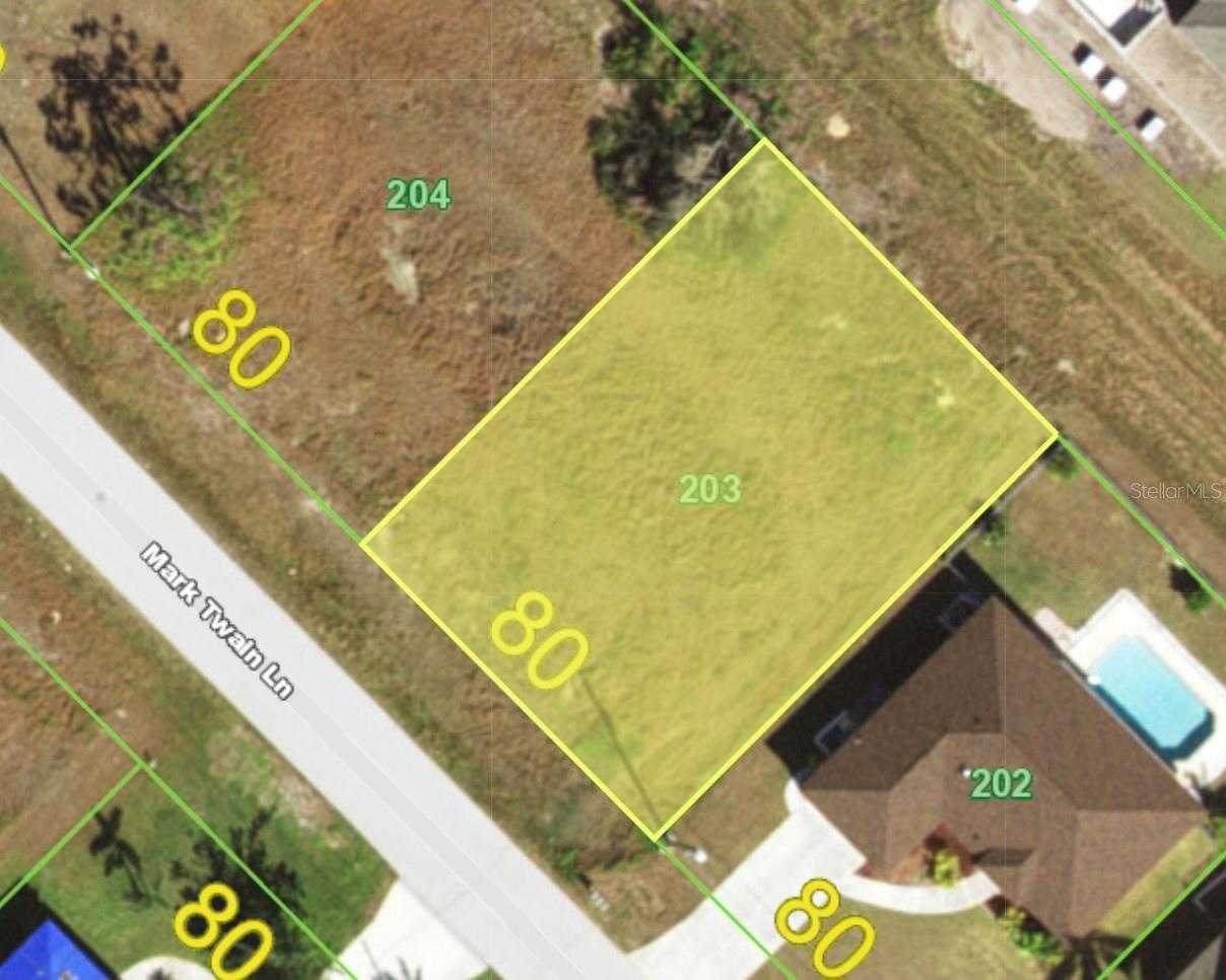 Beautifully lot to build your dream home. Boca Grande Beaches and Marinas are a 15 minute drive for access to the Gulf of Mexico.