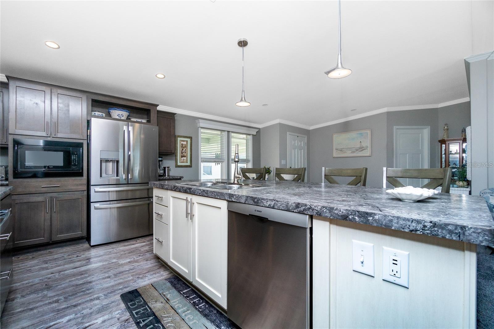 VILLAGE OF HOLIDAY LAKE - Residential