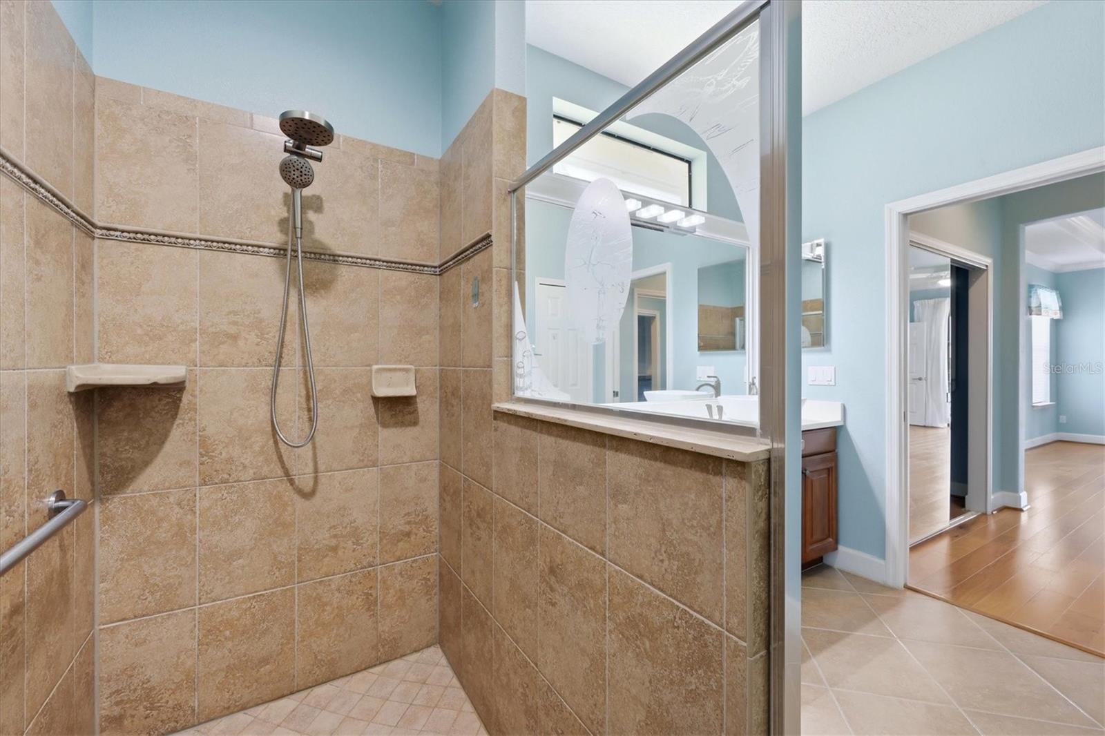 VENETIAN FALLS PH 3 - Residential