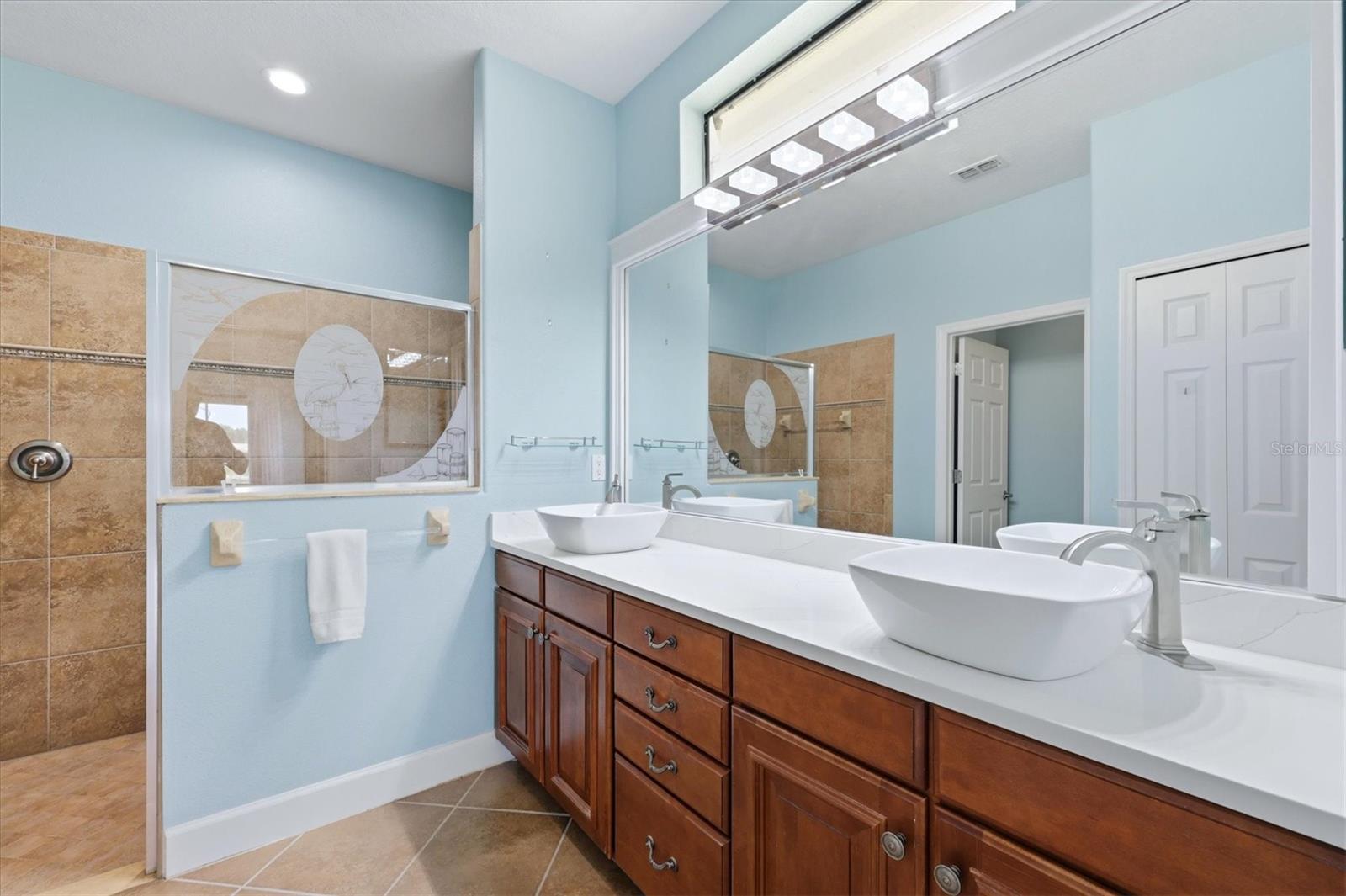 VENETIAN FALLS PH 3 - Residential