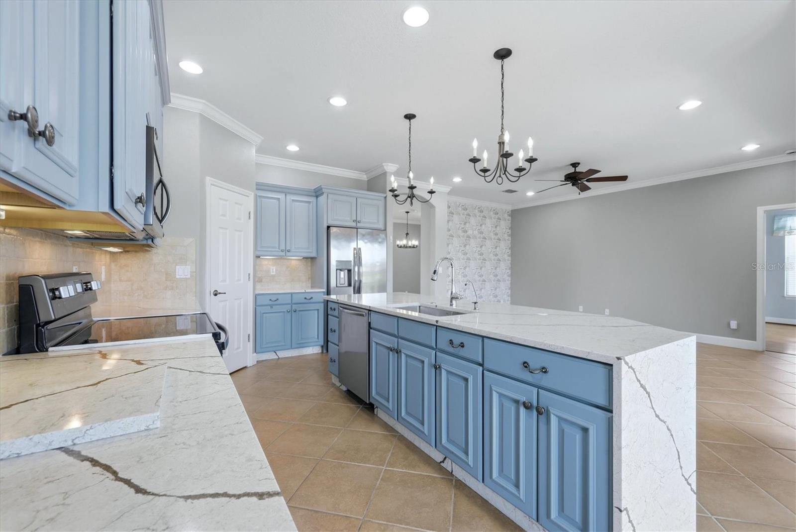 VENETIAN FALLS PH 3 - Residential