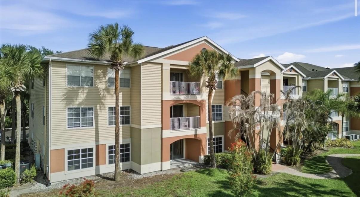 VILLAS AT LAKESIDE A CONDO - Residential