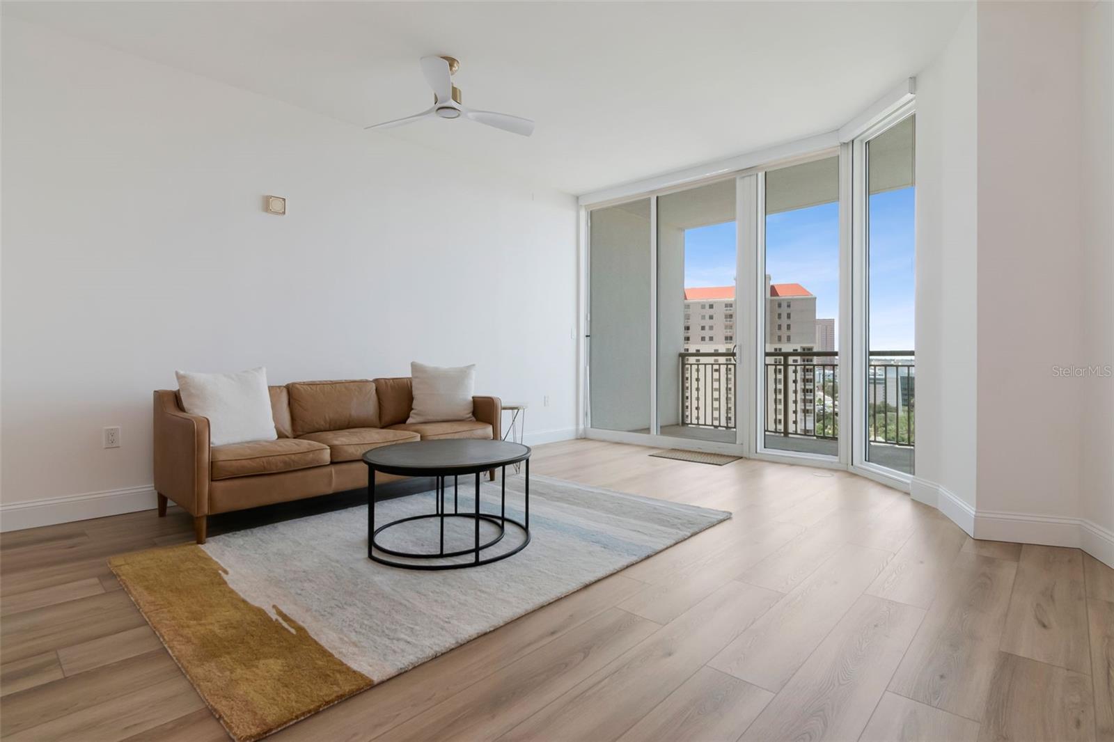 THE PLAZA HARBOUR ISLAND A CON - Residential