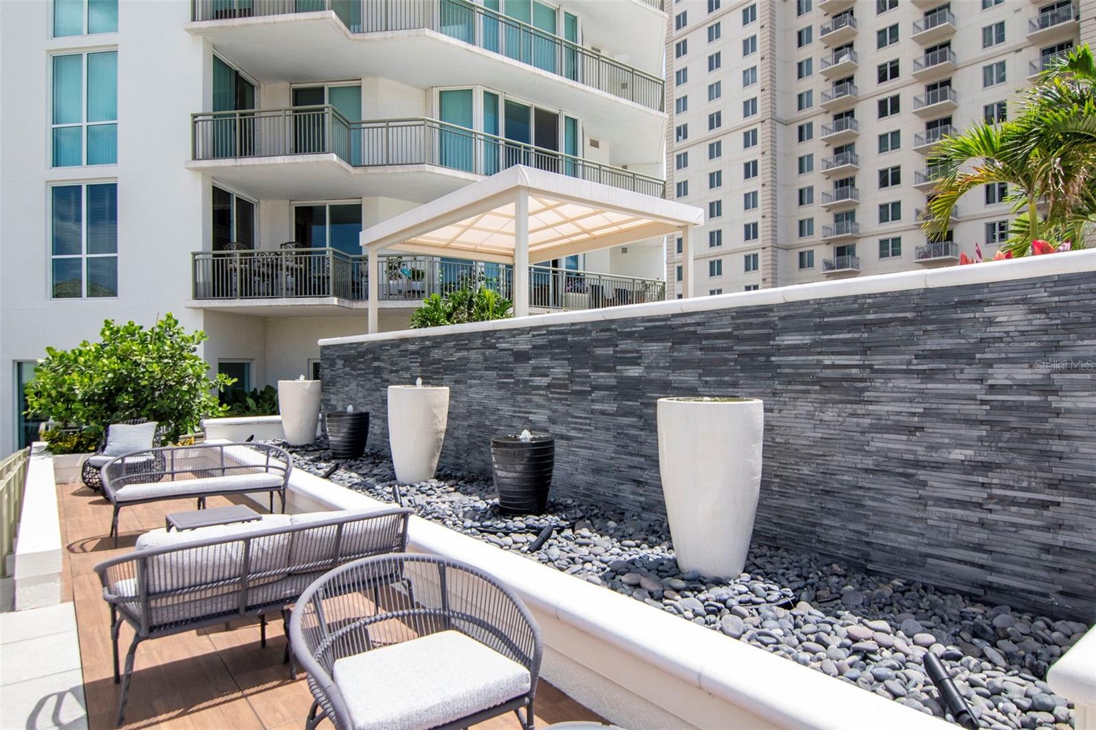 THE PLAZA HARBOUR ISLAND A CON - Residential