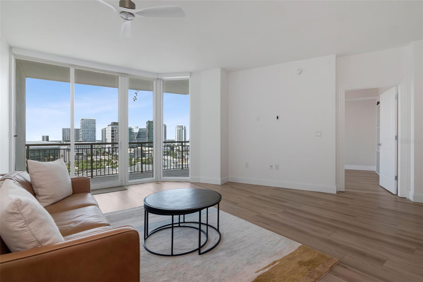 THE PLAZA HARBOUR ISLAND A CON - Residential