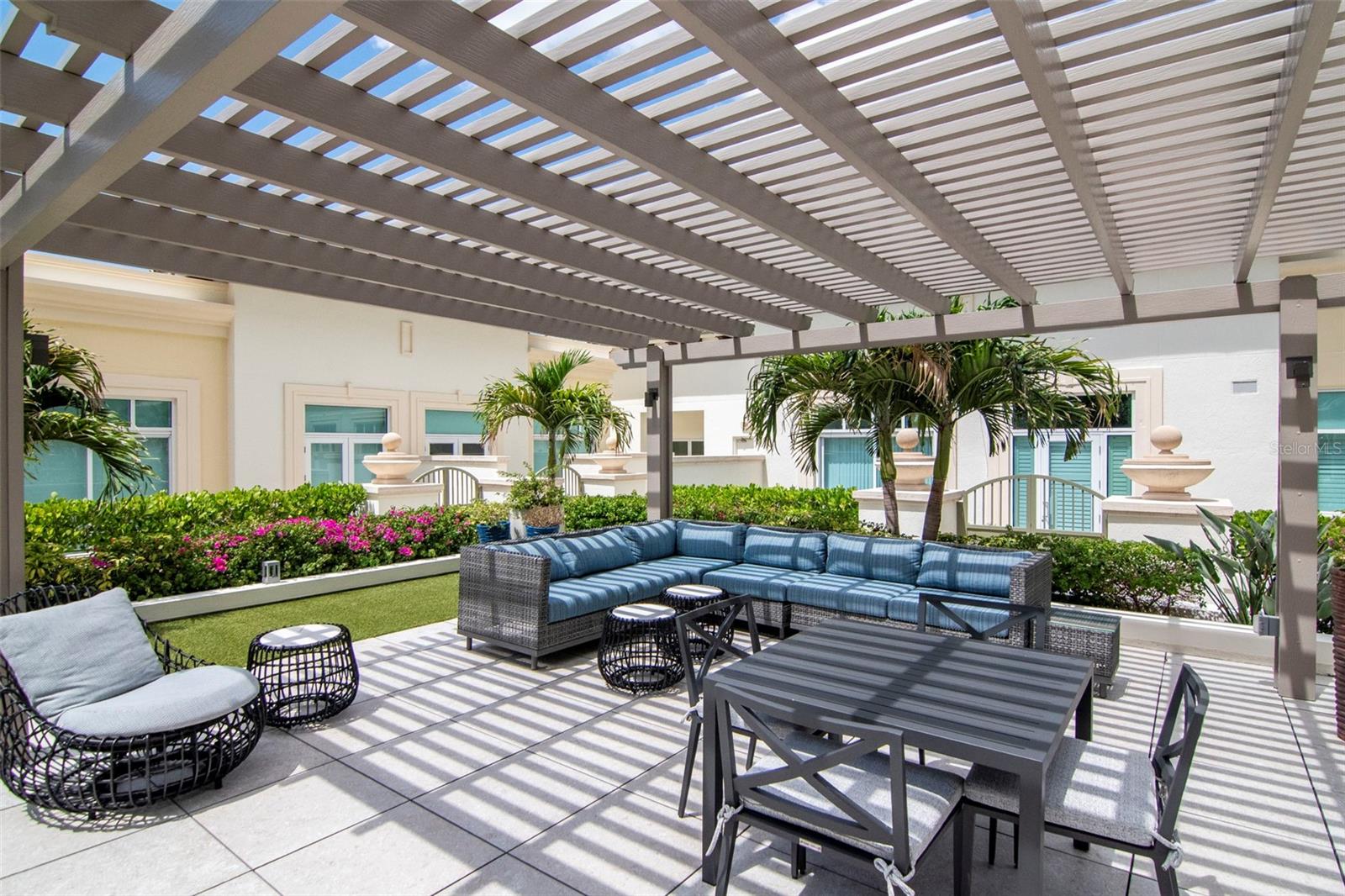 THE PLAZA HARBOUR ISLAND A CON - Residential