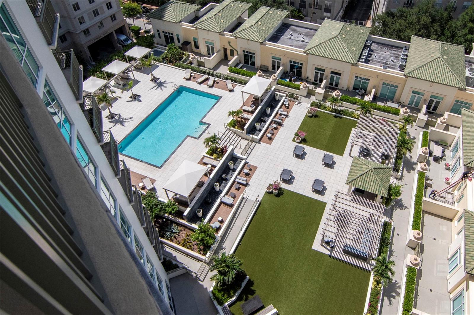 THE PLAZA HARBOUR ISLAND A CON - Residential