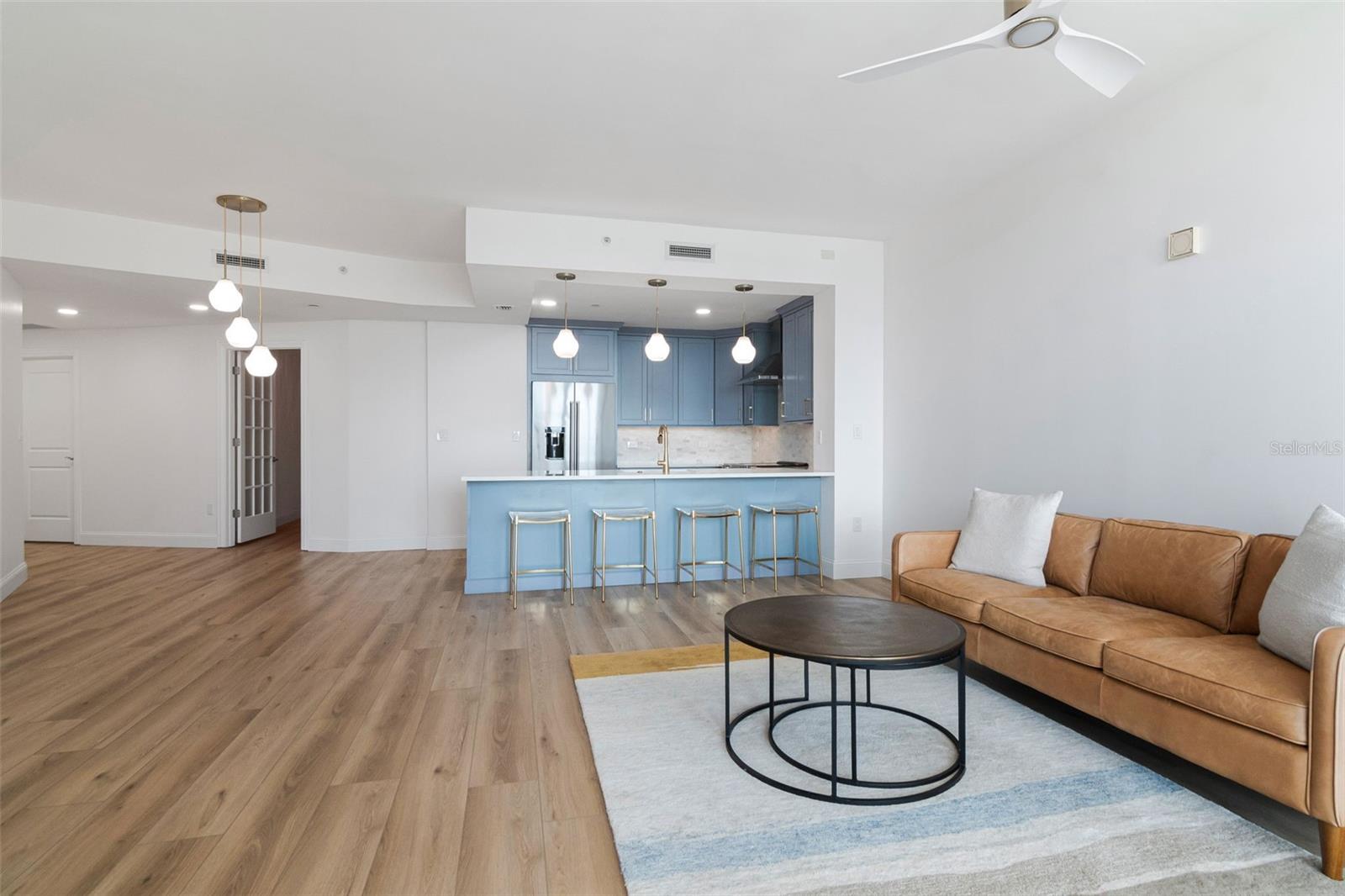 THE PLAZA HARBOUR ISLAND A CON - Residential