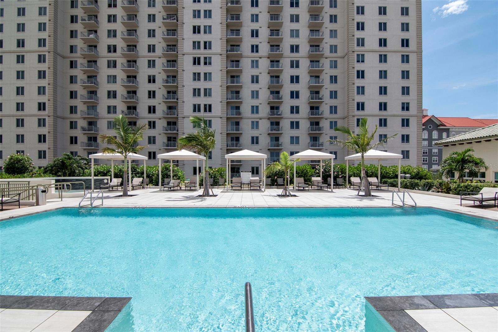 THE PLAZA HARBOUR ISLAND A CON - Residential