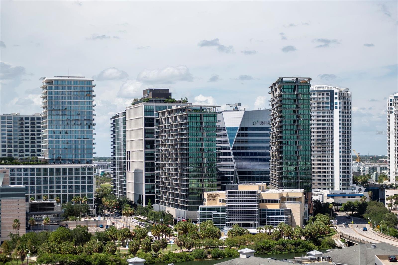 THE PLAZA HARBOUR ISLAND A CON - Residential