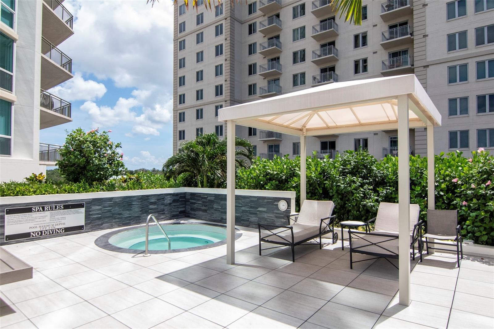 THE PLAZA HARBOUR ISLAND A CON - Residential