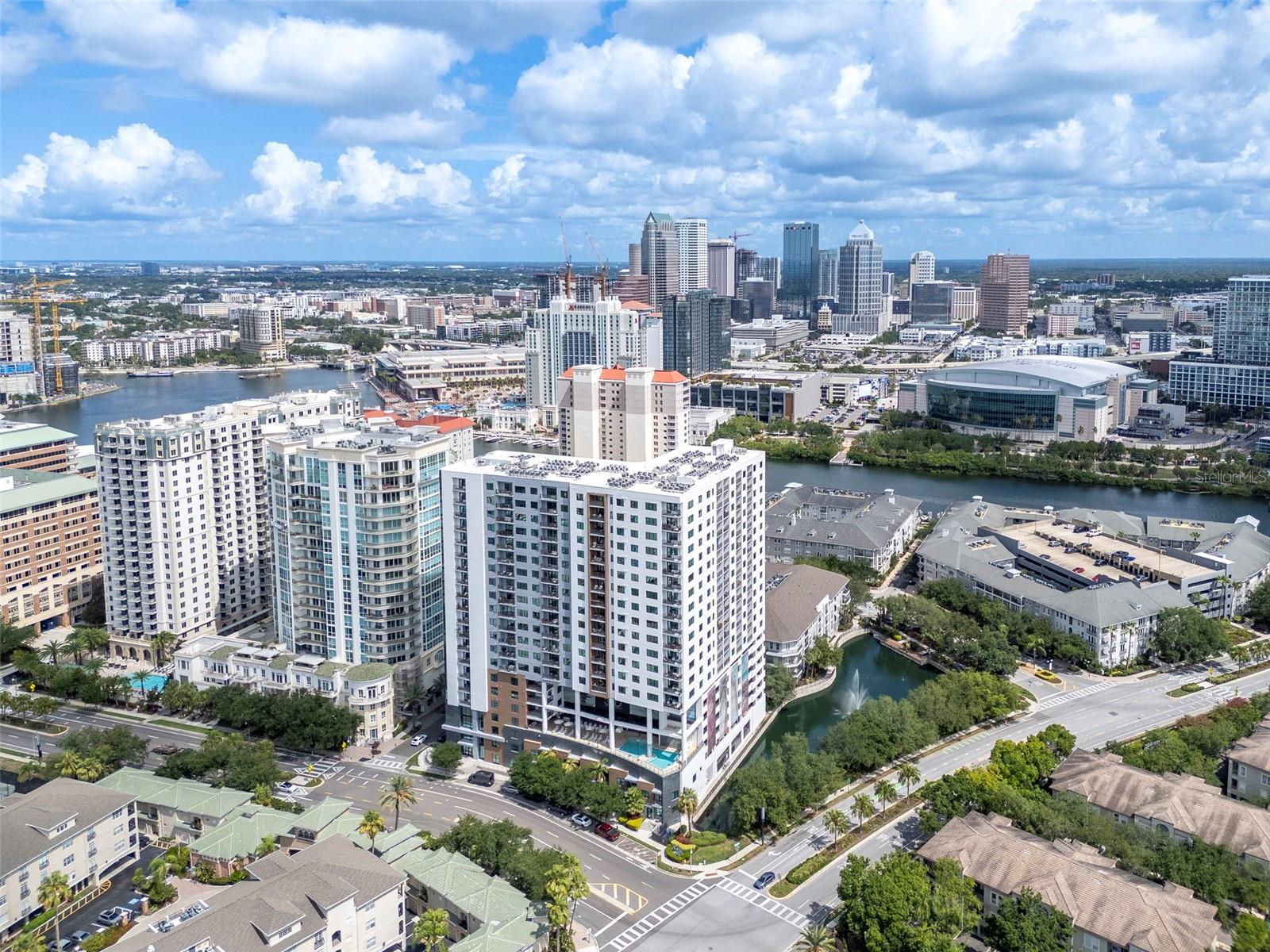 THE PLAZA HARBOUR ISLAND A CON - Residential