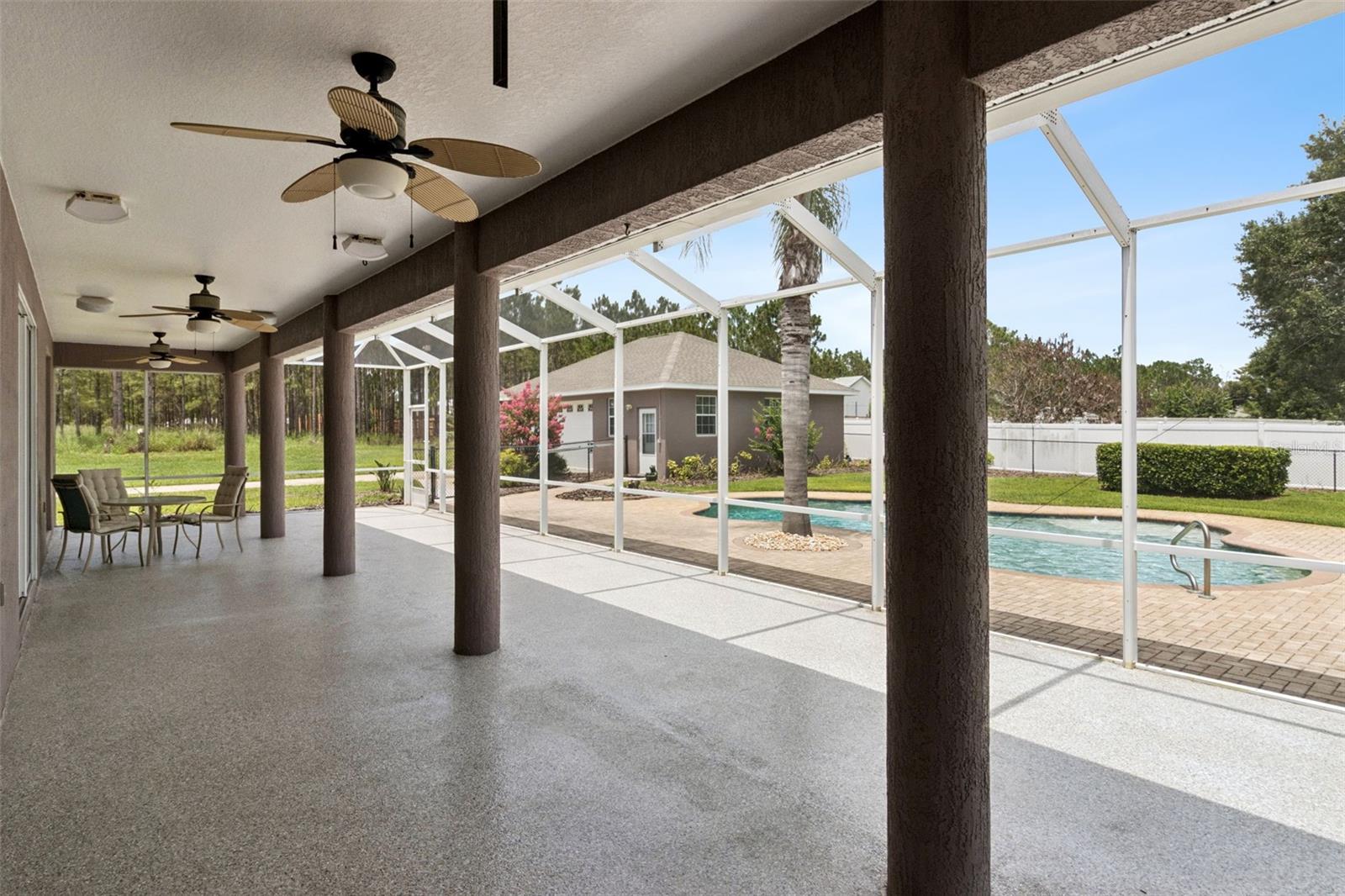 CROOKED LAKE - Residential