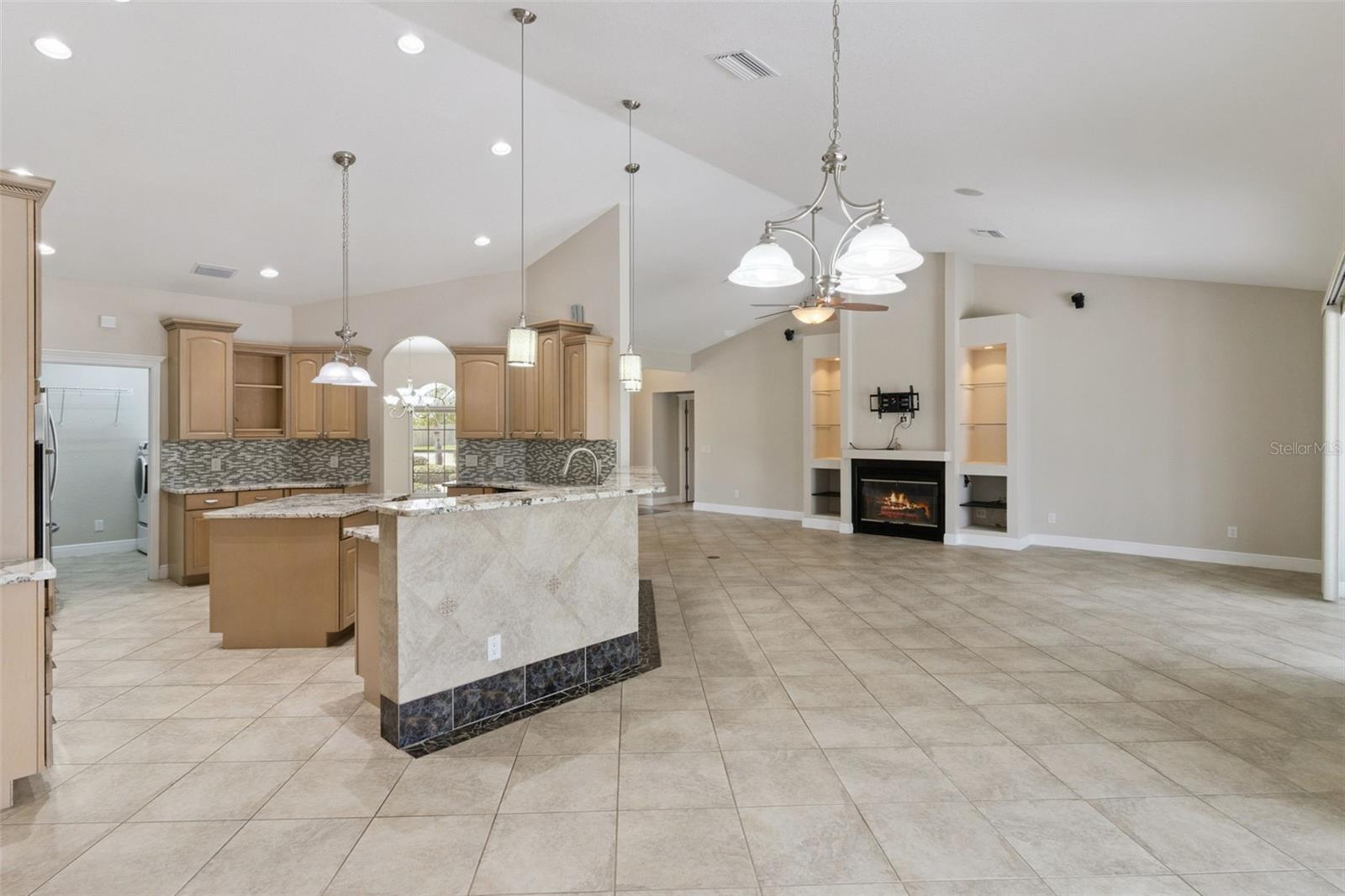 CROOKED LAKE - Residential