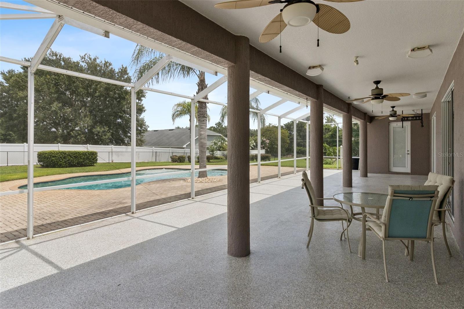 CROOKED LAKE - Residential