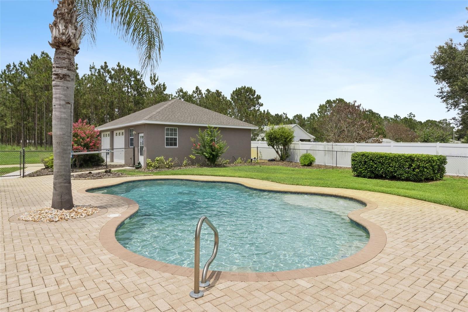 CROOKED LAKE - Residential