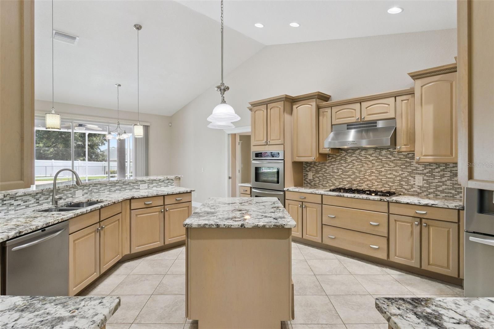 CROOKED LAKE - Residential