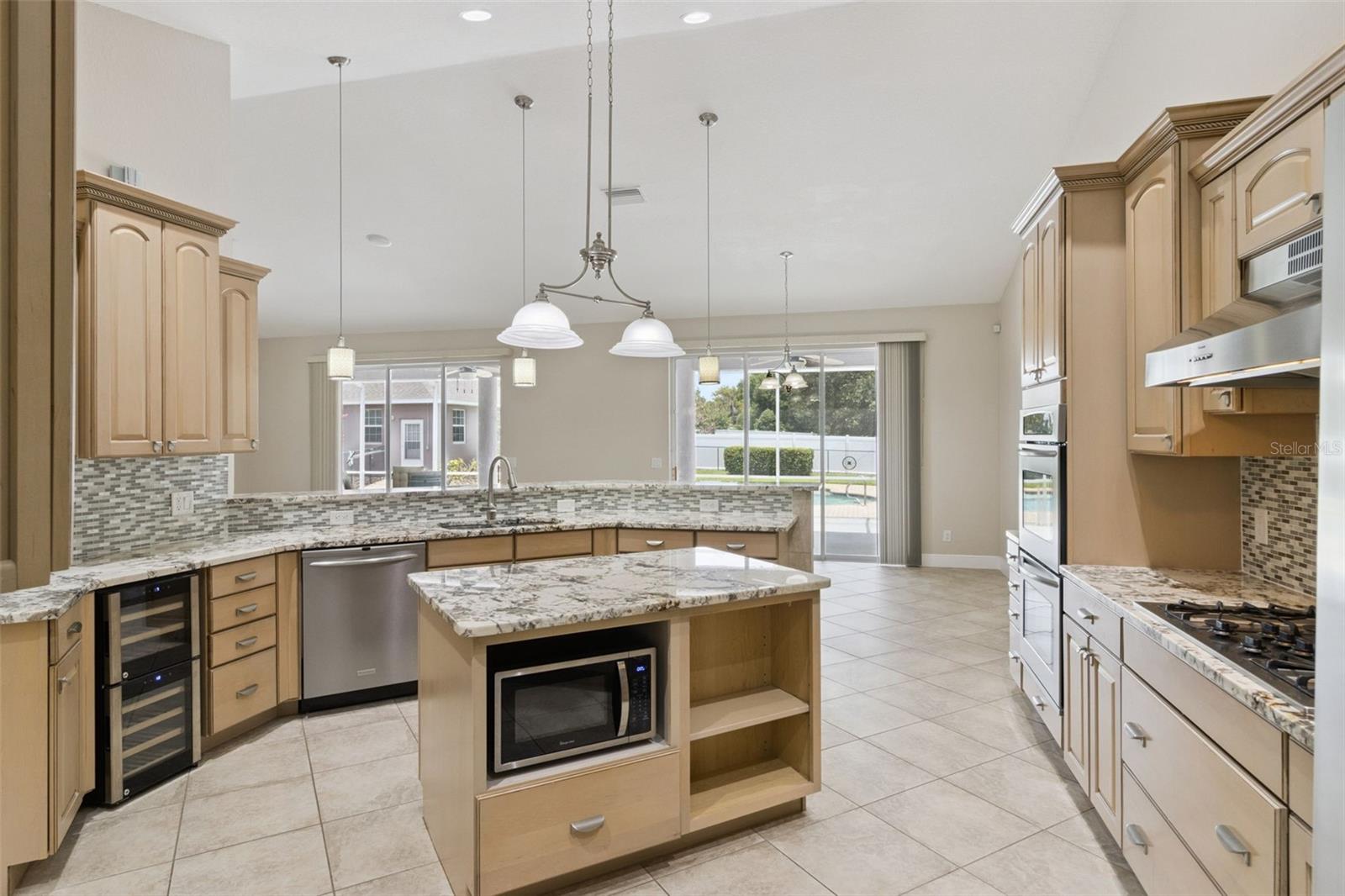CROOKED LAKE - Residential