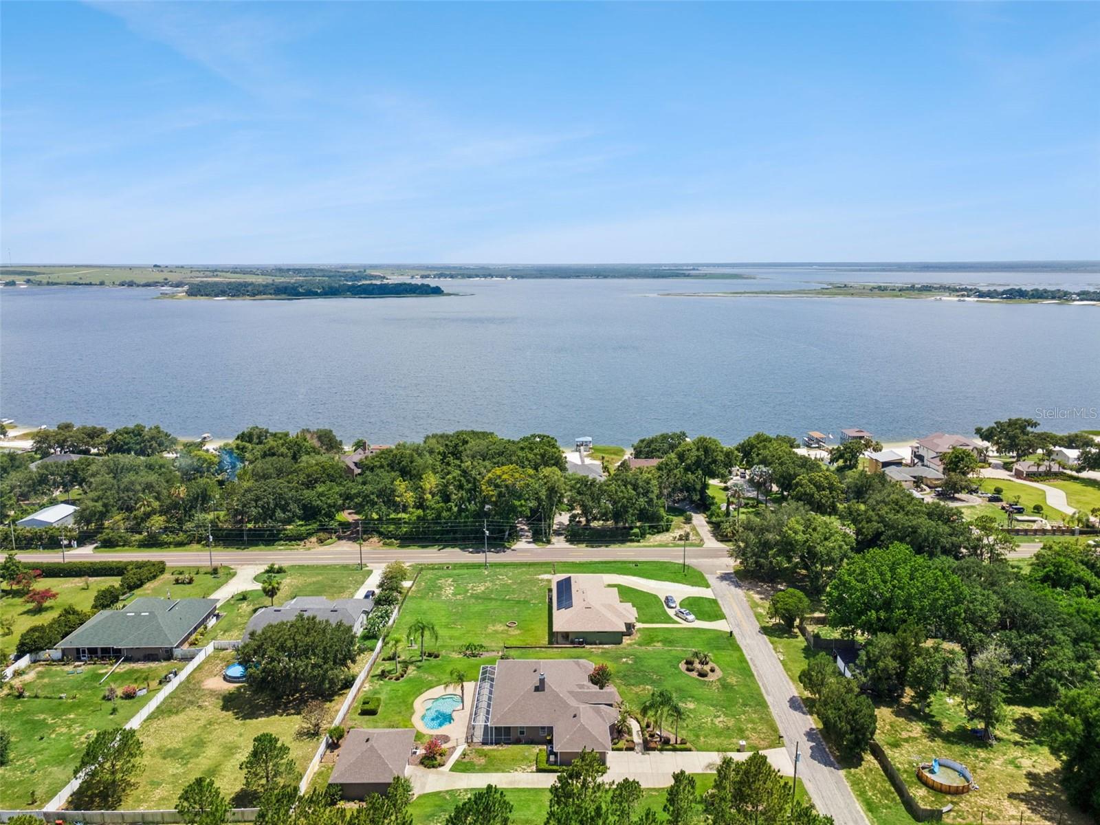 CROOKED LAKE - Residential
