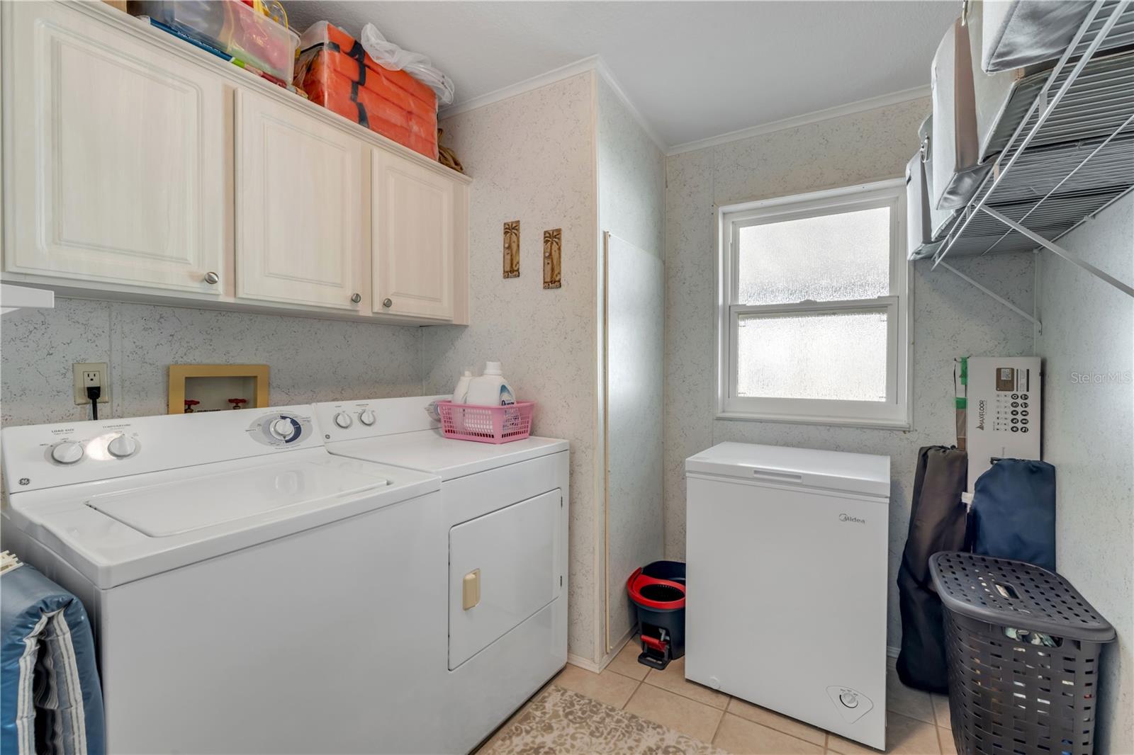 GOLDEN BAY COLONY PH 01 - Residential
