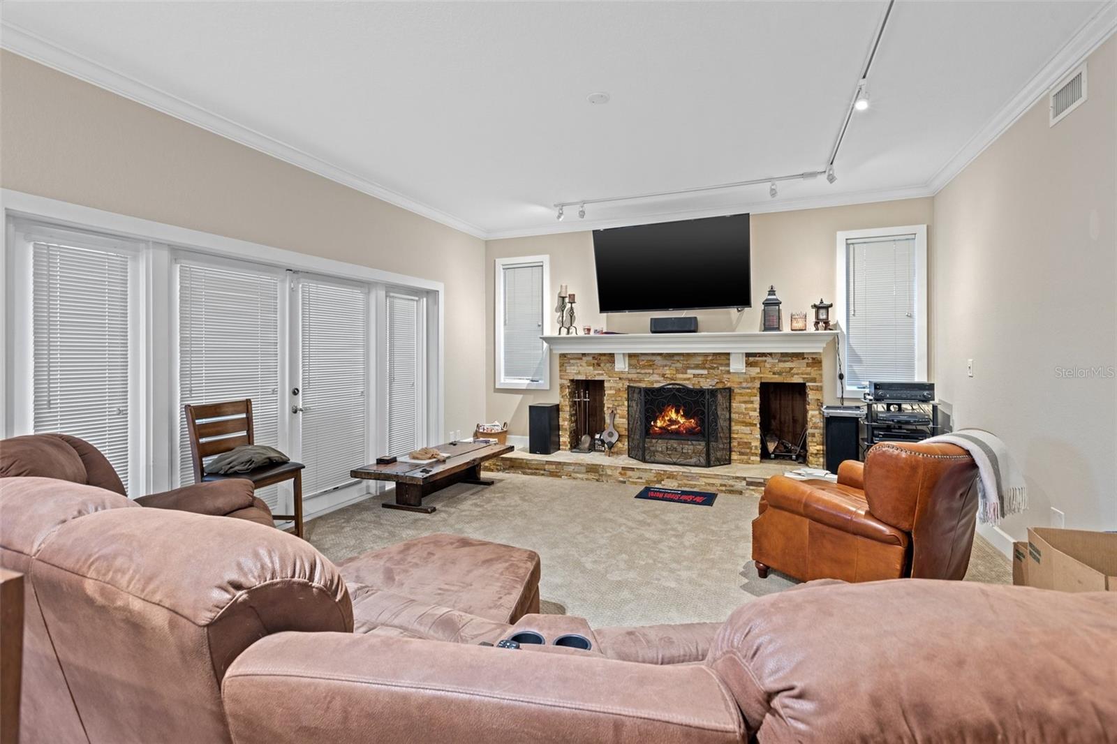 TAMPA & TARPON SPGS LAND CO - Residential