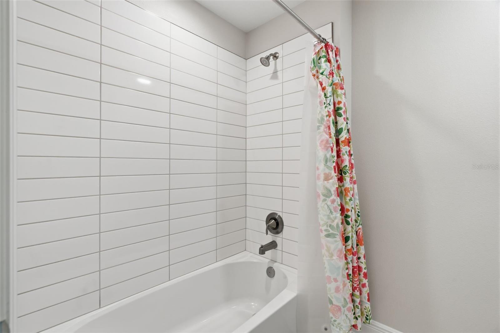 HINTON HAWKSTONE - Residential